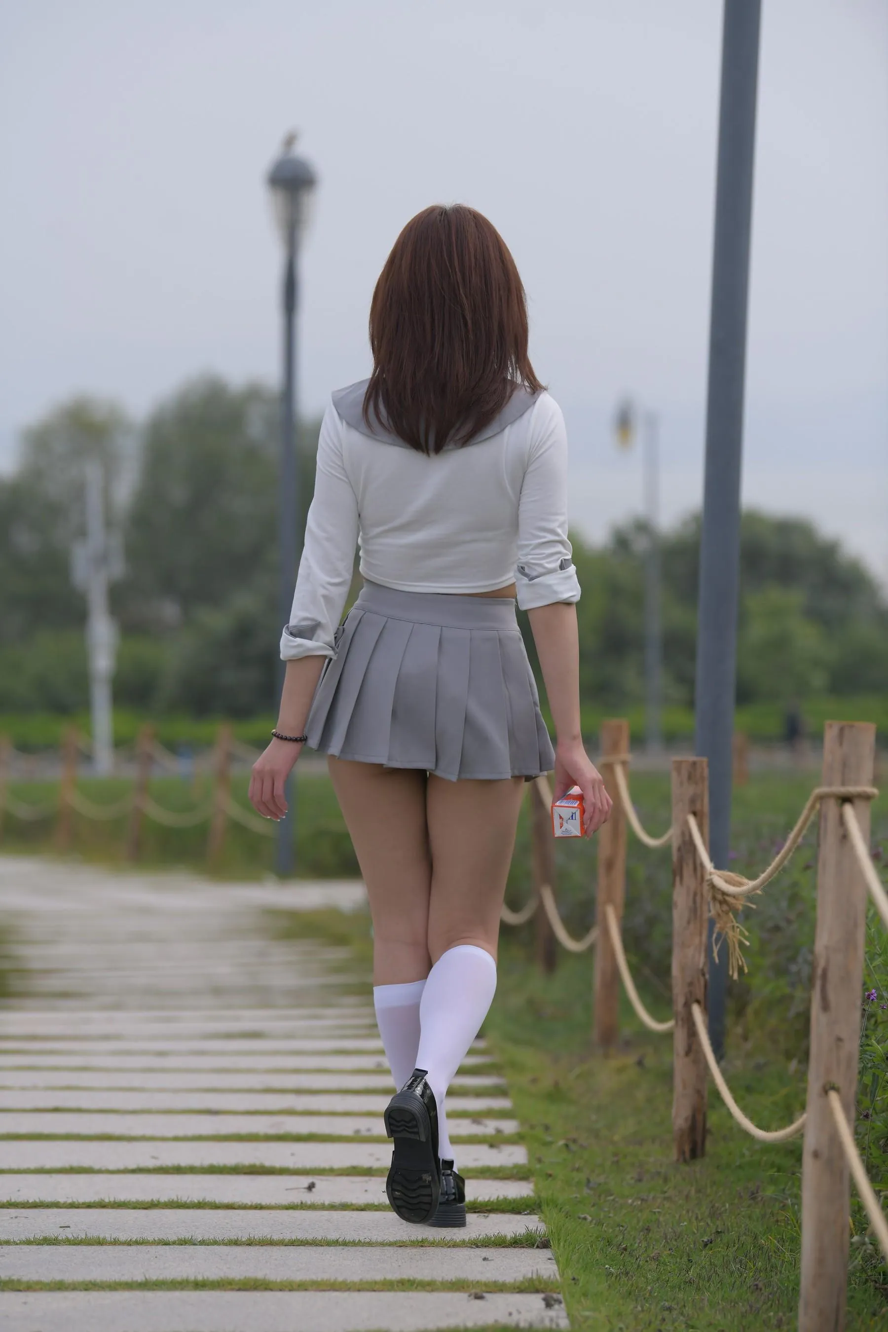 [魔镜街拍] NO.095 性感动人的小百褶裙美女 [763P]插图